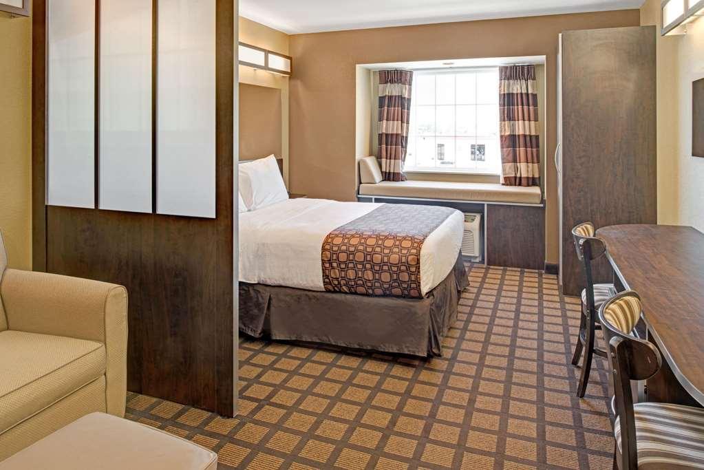 Microtel Inn & Suites By Wyndham Bluffs Council Bluffs Buitenkant foto