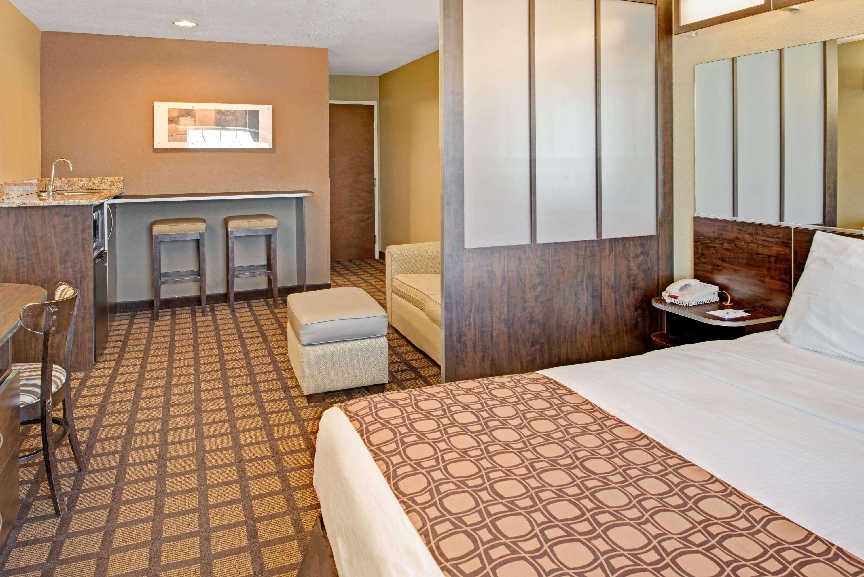 Microtel Inn & Suites By Wyndham Bluffs Council Bluffs Buitenkant foto